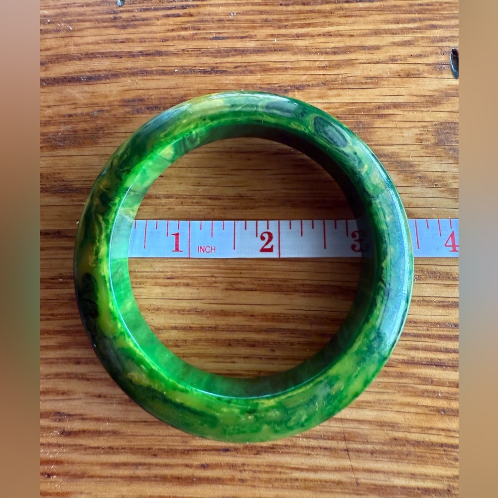 Vintage green marbled “spinach” Bakelite bangle - Picture 5 of 7